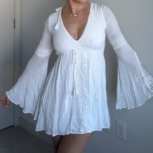 Vintage Y2K Abercrombie and Fitch White Boho Lace Mini Dress with Bell Sleeves
